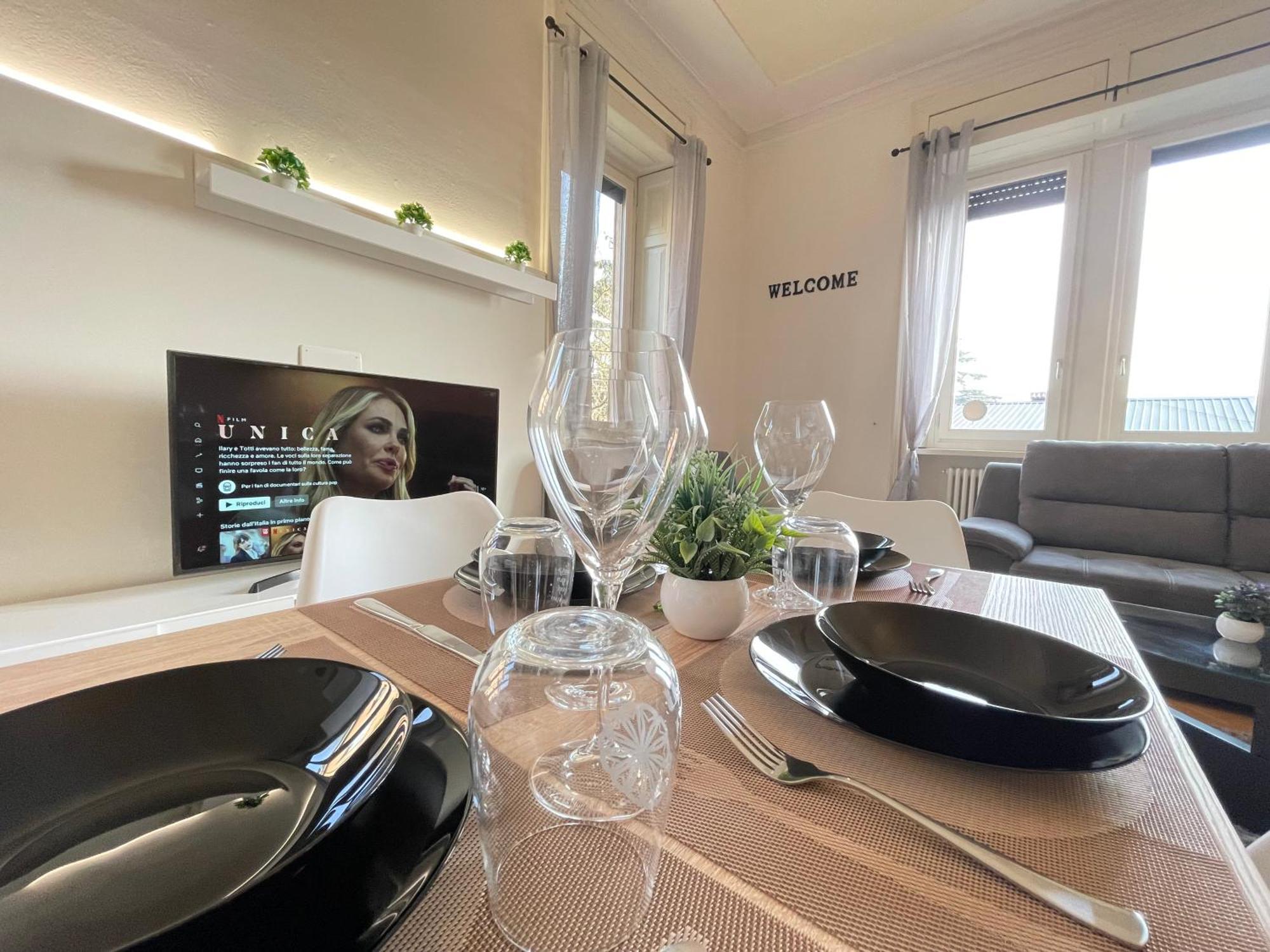 Bg Central Royal Suite Con Parcheggio - Vista Citta Alta Bergamo Luaran gambar
