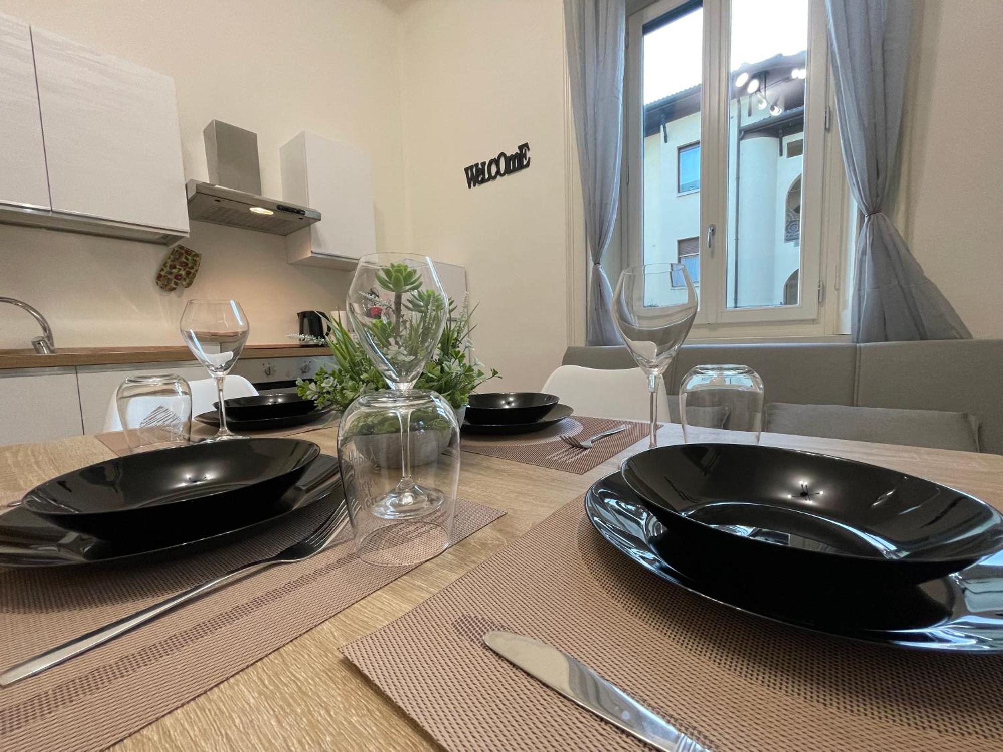 Bg Central Royal Suite Con Parcheggio - Vista Citta Alta Bergamo Luaran gambar