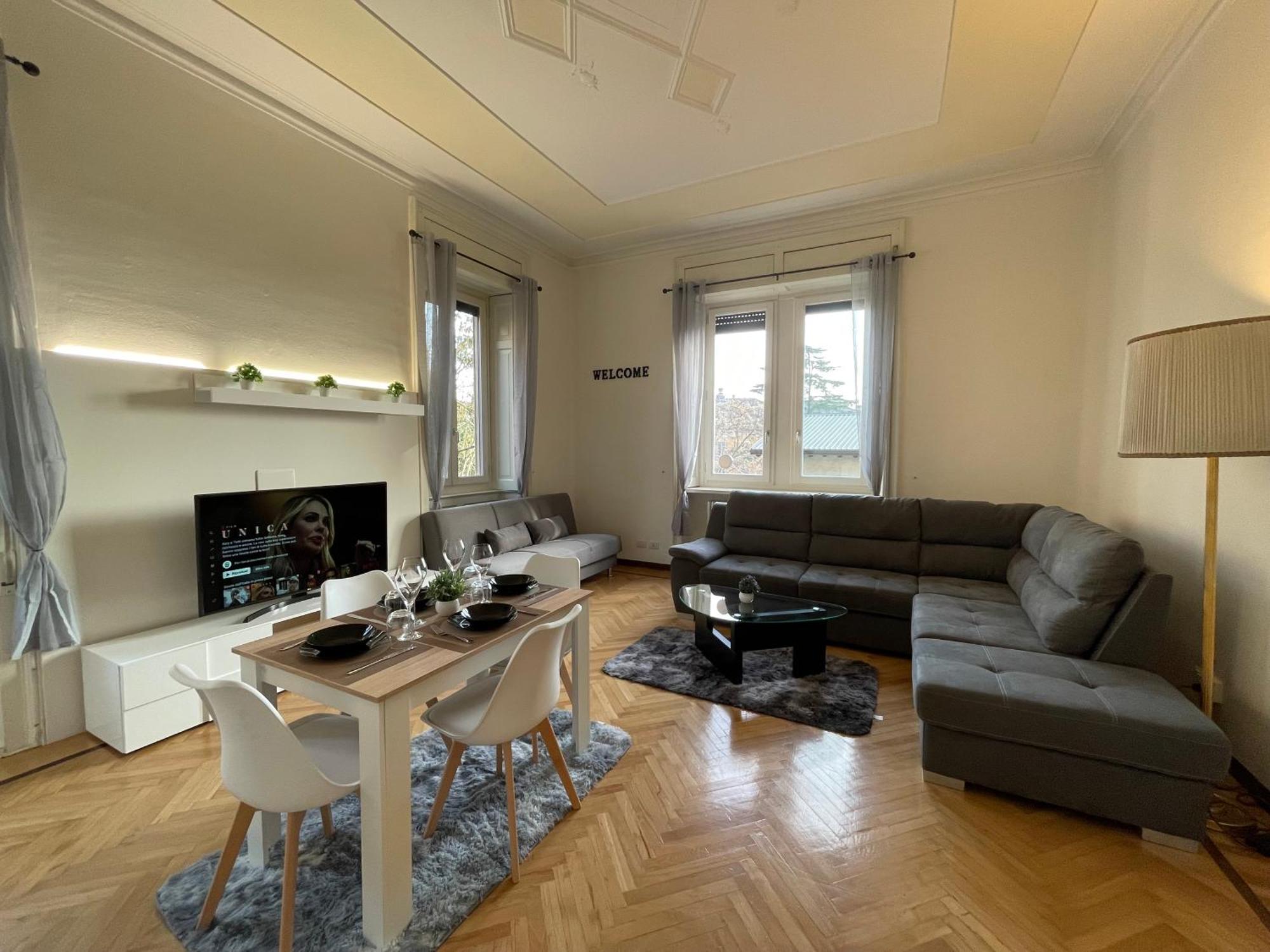 Bg Central Royal Suite Con Parcheggio - Vista Citta Alta Bergamo Luaran gambar