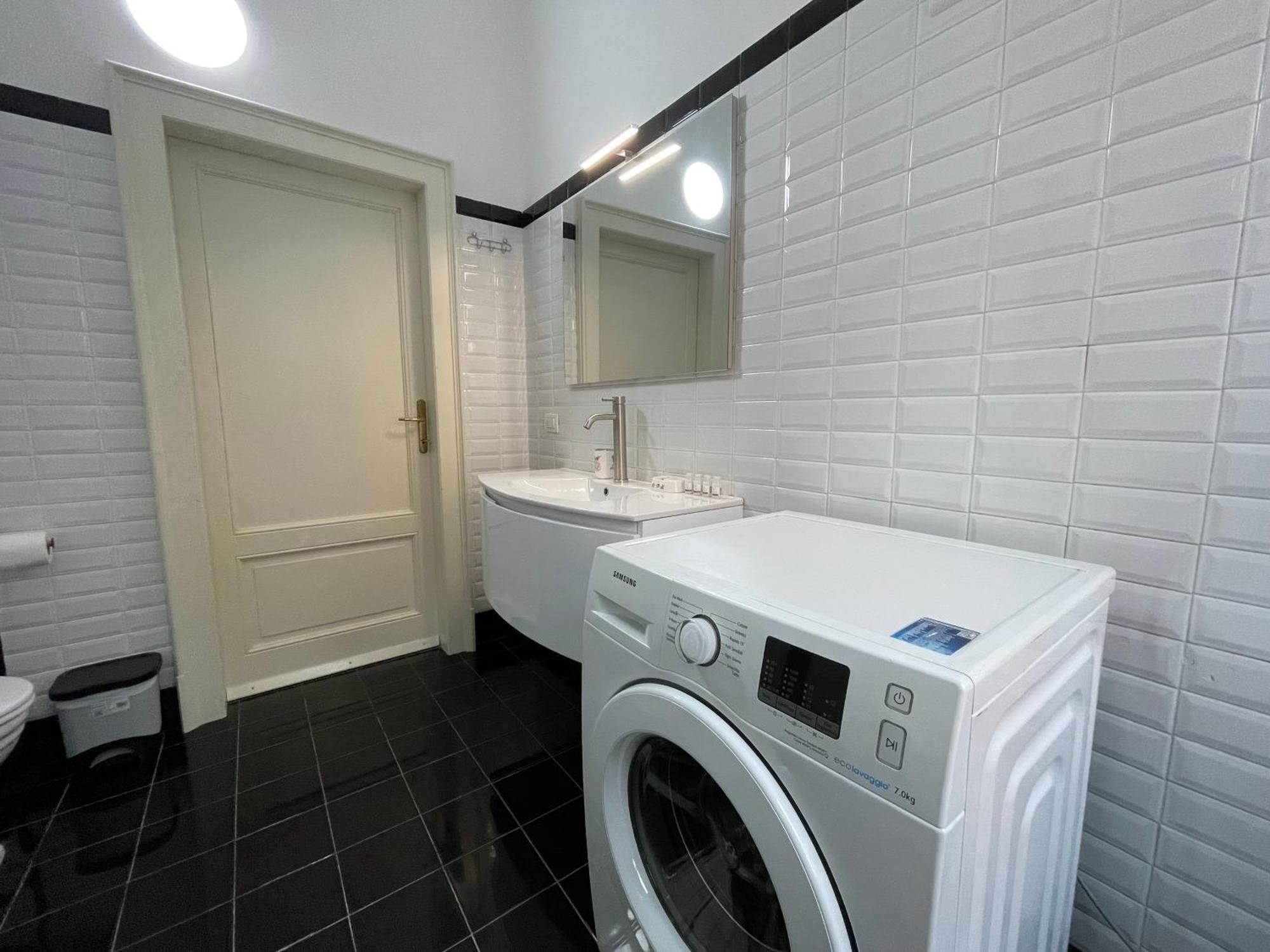Bg Central Royal Suite Con Parcheggio - Vista Citta Alta Bergamo Luaran gambar
